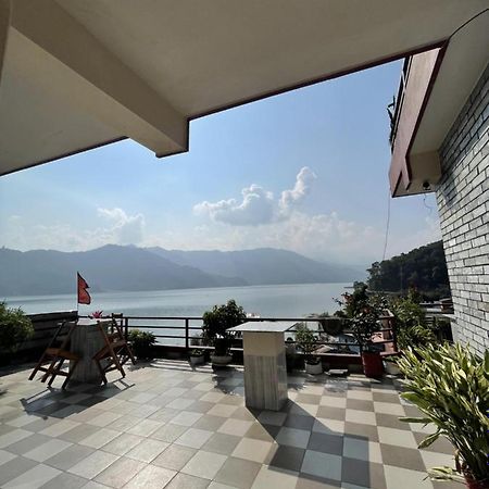 October Inn Pokhara Exterior foto