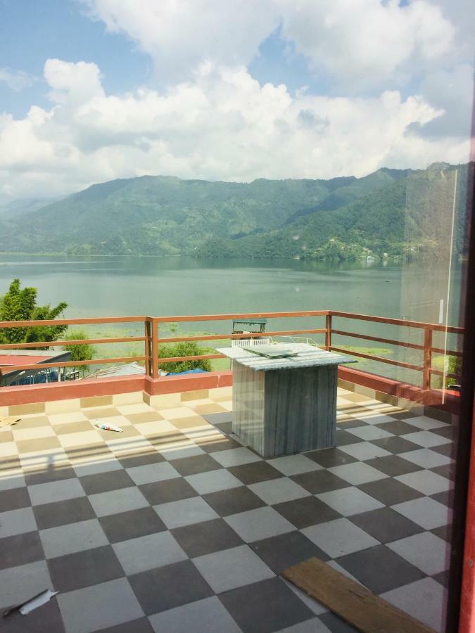 October Inn Pokhara Exterior foto